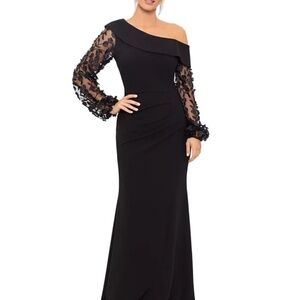 NWT Xscape Black Floral Applique Long Sleeve Scuba Crepe Gown Size 16